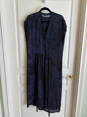 Raquel Allegra Navy Jacquard V-Neck Midi Dress